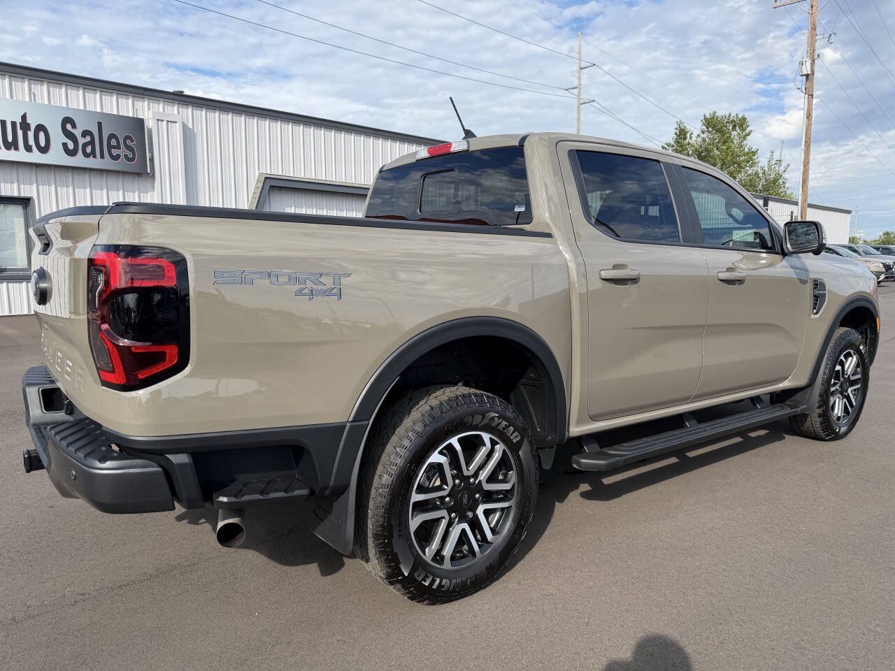 Used 2025 Ford Ranger Lariat w/ Trailer Tow Package AWD/4WD image 8
