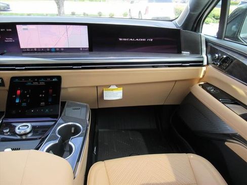 New 2026 Cadillac Escalade IQ Sport 2 image 15