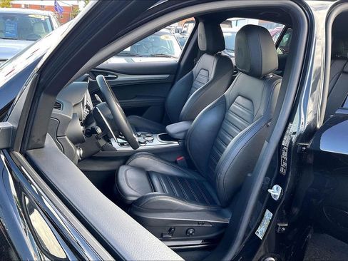 Used 2023 Alfa Romeo Stelvio Veloce AWD/4WD image 24