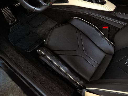 Used 2024 Lamborghini Revuelto AWD/4WD image 26