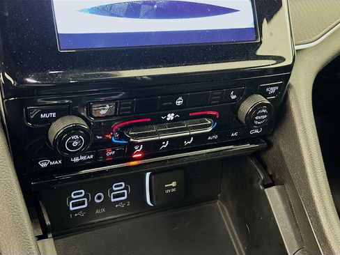 Used 2024 Jeep Grand Cherokee L Altitude image 23