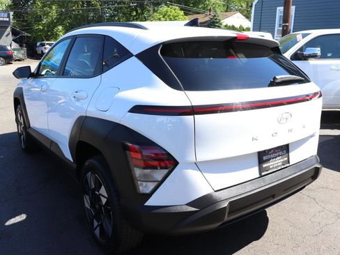 Used 2024 Hyundai Kona SEL AWD/4WD image 3