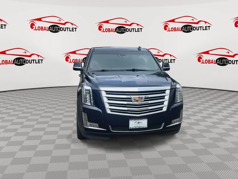 Used 2020 Cadillac Escalade Platinum AWD/4WD image 3