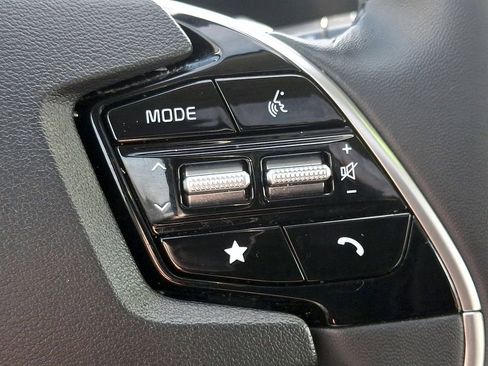 Certified 2024 Kia Niro SX Touring image 23