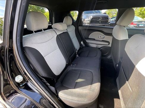 Used 2016 Kia Soul + FWD image 26