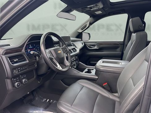 Used 2022 Chevrolet Suburban LT image 9