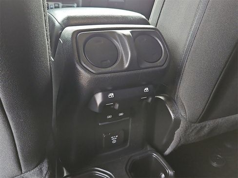 Used 2021 Jeep Gladiator Willys image 20
