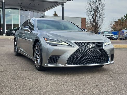 Used 2023 Lexus LS 500 w/ Accessory Package (Z2) image 3
