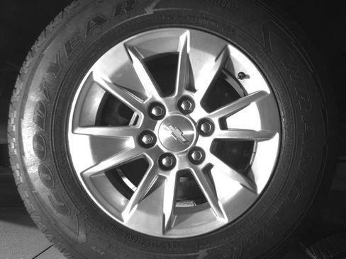 Used 2020 Chevrolet Silverado 1500 LT AWD/4WD image 11