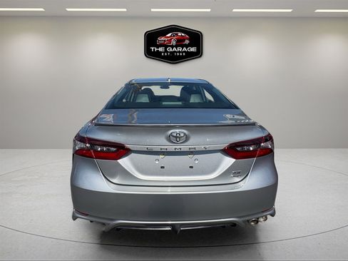 Used 2022 Toyota Camry SE w/ Cold Weather Package image 6
