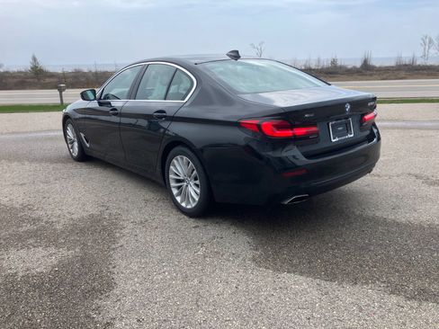 Used 2021 BMW 530i xDrive AWD/4WD image 3