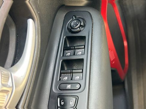 Used 2023 Jeep Renegade Latitude AWD/4WD image 30