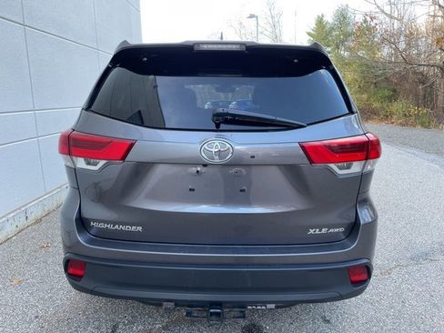 Used 2019 Toyota Highlander XLE image 7