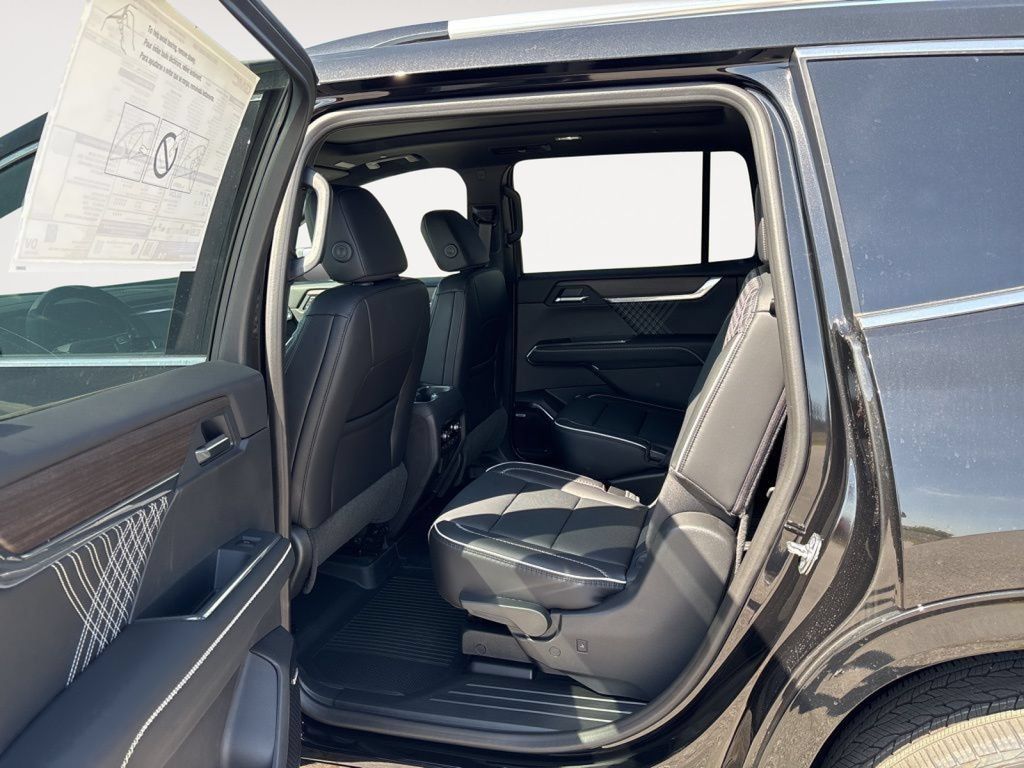 New 2026 GMC Acadia Denali w/ Super Cruise Package AWD/4WD image 29