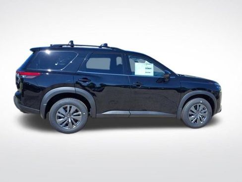 New 2025 Nissan Pathfinder SV image 8
