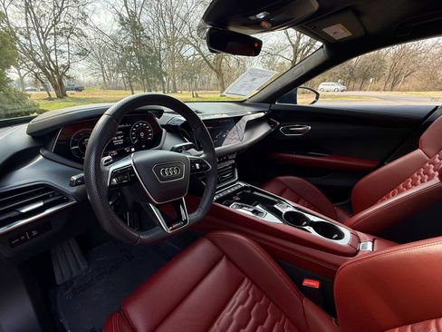 Used 2024 Audi RS e-tron GT w/ Carbon Performance Package image 10