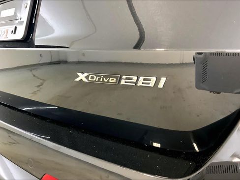 Used 2025 BMW X1 xDrive28i AWD/4WD image 9