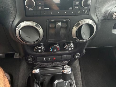 Used 2015 Jeep Wrangler Sport w/ Quick Order Package 24S AWD/4WD image 25