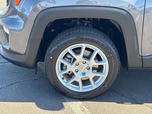 Used 2019 Jeep Renegade Latitude w/ Popular Equipment Group image 11