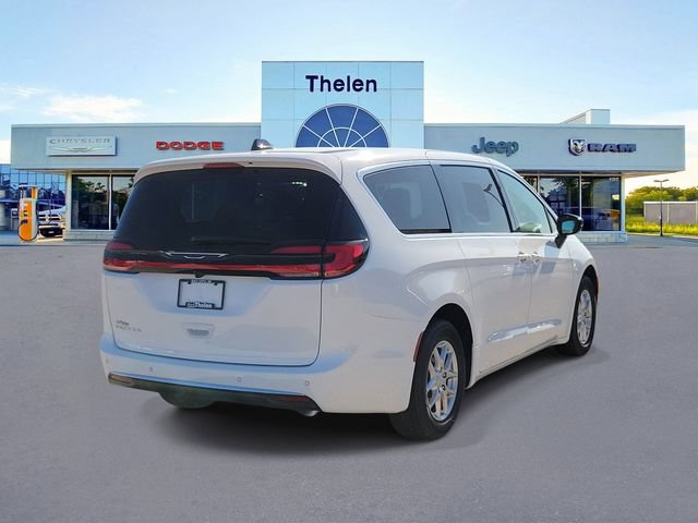 New 2027 Chrysler Pacifica Select FWD image 4