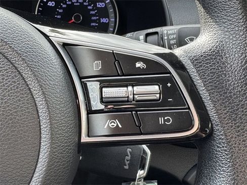 Used 2023 Kia Forte LXS image 18