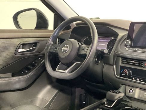 Used 2023 Nissan Rogue SV FWD image 10