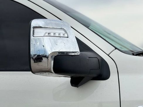 Used 2024 RAM 3500 Laramie AWD/4WD image 9