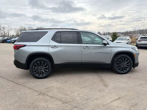 Used 2023 Chevrolet Traverse RS w/ LPO, Floor Liner Package AWD/4WD image 9