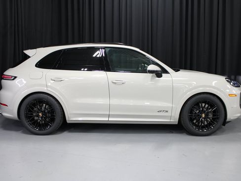 New 2025 Porsche Cayenne GTS image 8
