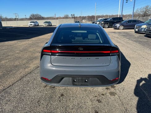 Used 2025 Toyota Prius LE image 6