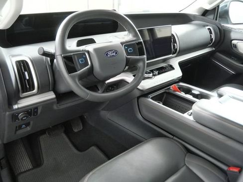 Certified 2025 Ford Expedition Max Active AWD/4WD image 4