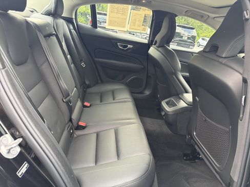 Used 2025 Volvo S60 B5 Plus FWD image 33