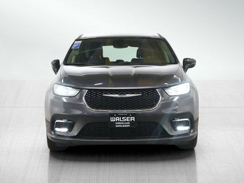 Used 2023 Chrysler Pacifica Touring-L FWD image 8