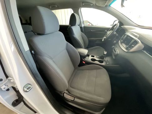 Used 2020 Kia Sorento LX w/ LX I4 Convenience Package AWD/4WD image 24