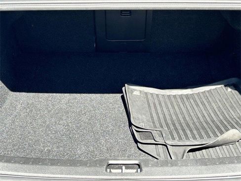 Used 2017 Volvo S90 T6 Momentum w/ Vision Package image 19