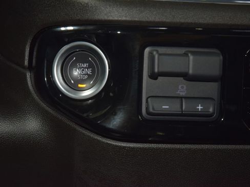 Used 2024 Chevrolet Silverado 1500 RST w/ Redline Edition AWD/4WD image 36
