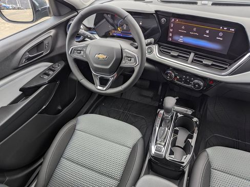 New 2026 Chevrolet Trax LT w/ LT Convenience Package image 17