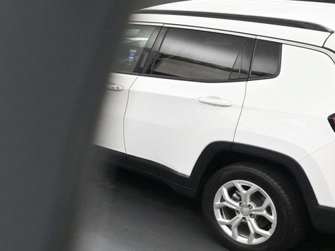 Used 2024 Jeep Compass Latitude AWD/4WD image 21