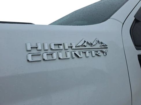 Used 2020 Chevrolet Silverado 2500 High Country w/ Z71 Off-Road Package AWD/4WD image 11