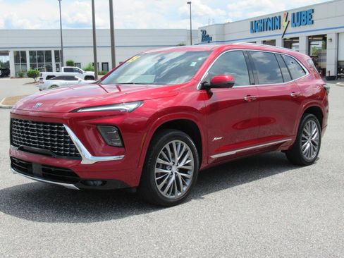 Used 2025 Buick Enclave Avenir w/ Super Cruise Package AWD/4WD image 3