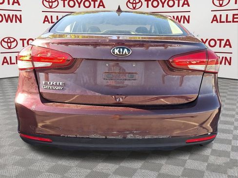 Used 2017 Kia Forte LX FWD image 4