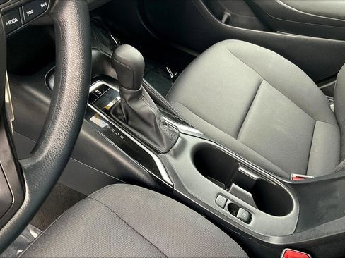 Used 2023 Toyota Corolla LE FWD image 16