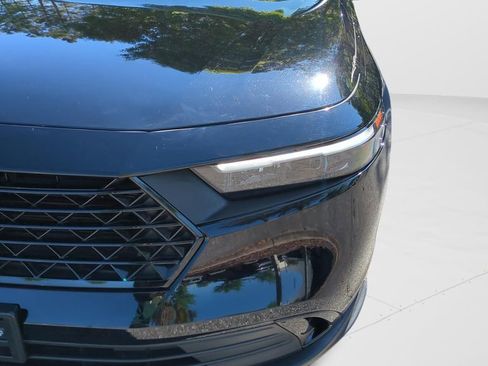 Used 2023 Honda Accord EX image 9