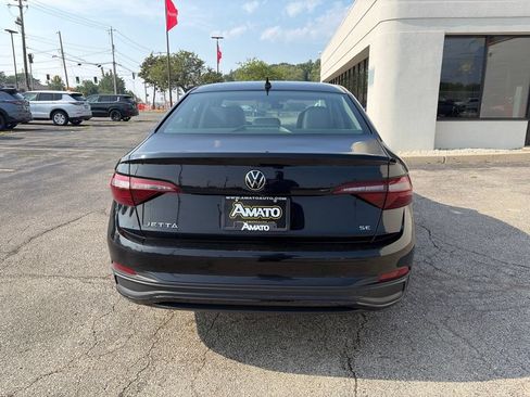 Used 2024 Volkswagen Jetta SE FWD image 4