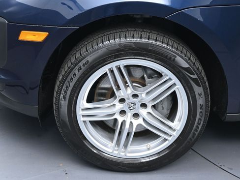 Certified 2020 Porsche Macan S image 12