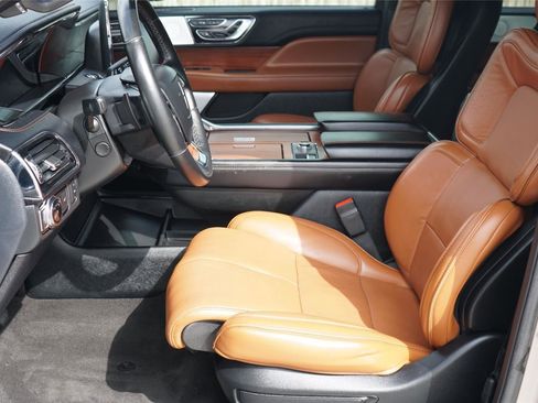 Used 2019 Lincoln Navigator L Reserve AWD/4WD image 10