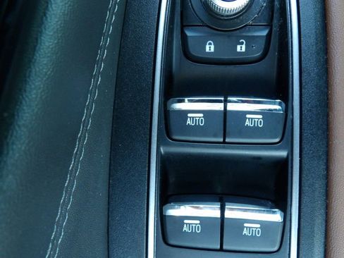 Used 2022 Subaru Outback Touring image 11