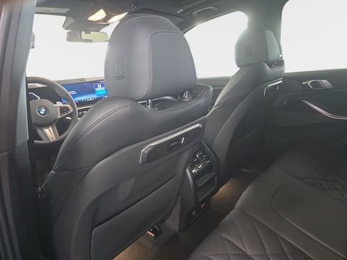 New 2026 BMW X5 sDrive40i image 8