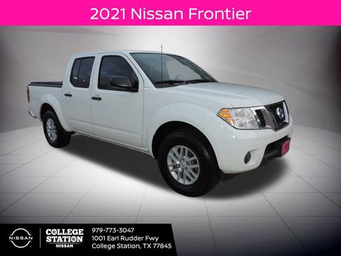 Used 2021 Nissan Frontier SV image 1