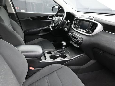 Used 2020 Kia Sorento LX w/ LX I4 Convenience Package image 28